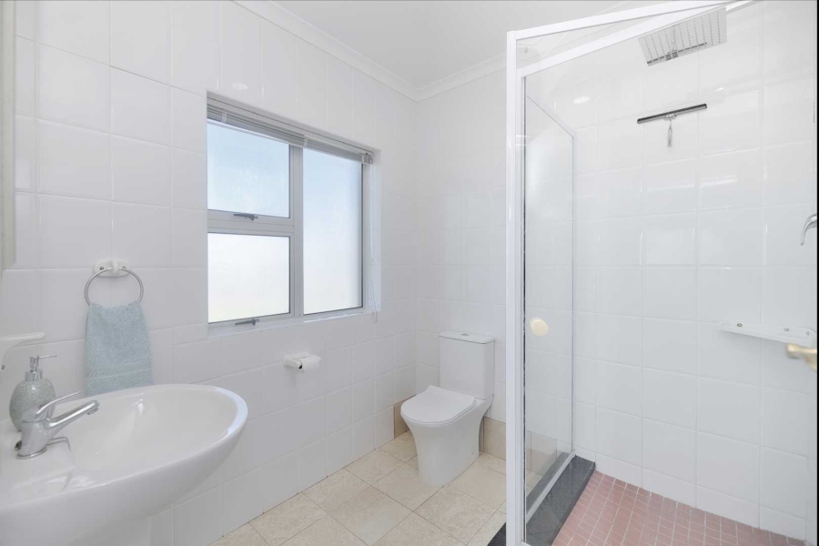 5 Bedroom Property for Sale in Kleinbaai Western Cape